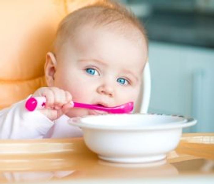 Vorschaubild zu Kinder an Besteck gewöhnen