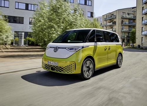 Foto in Schrägansicht des VW-Buzz